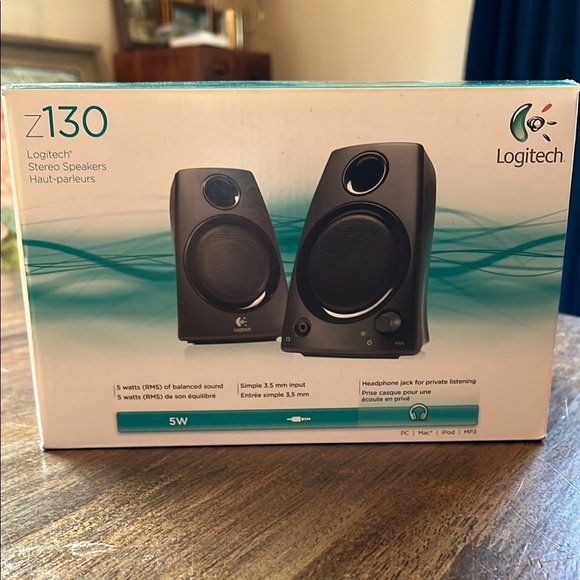 Logitech Z130 Compact 5w Stereo Speakers 3.5mm Jack Black NEW OPEN BOX - Picture 1 of 7